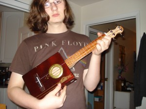 Cigar box uke